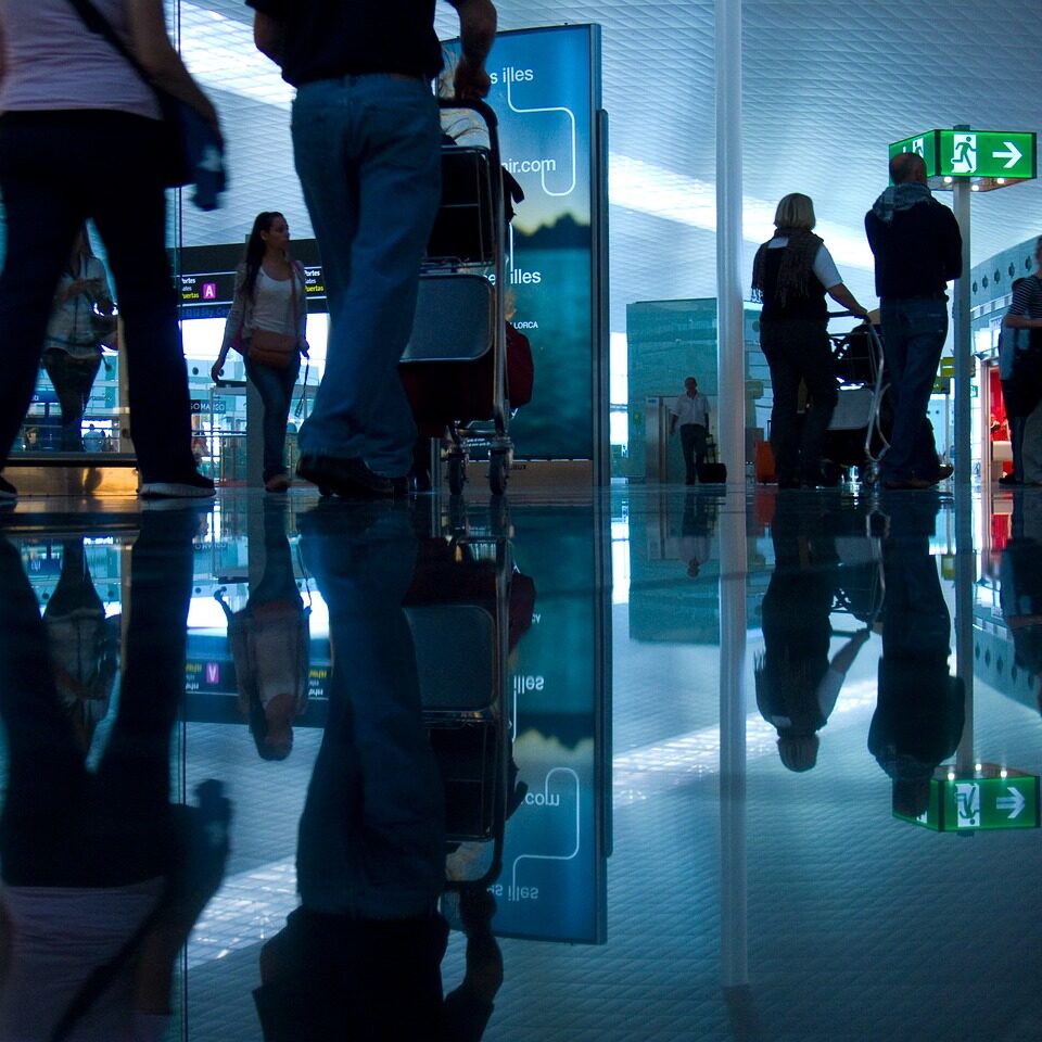 airport-1543008_1280